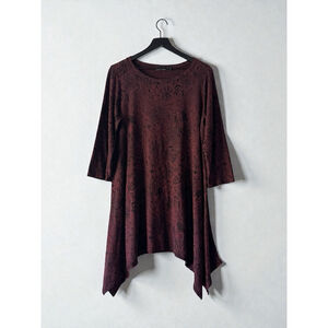 Cut Loose Burgundy Floral Jacquard Asymmetrical Hem Tunic Top M